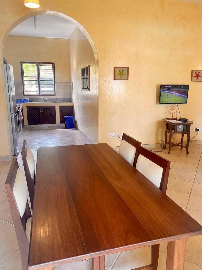 Flametree Beach Homes Praia de Diani Exterior foto