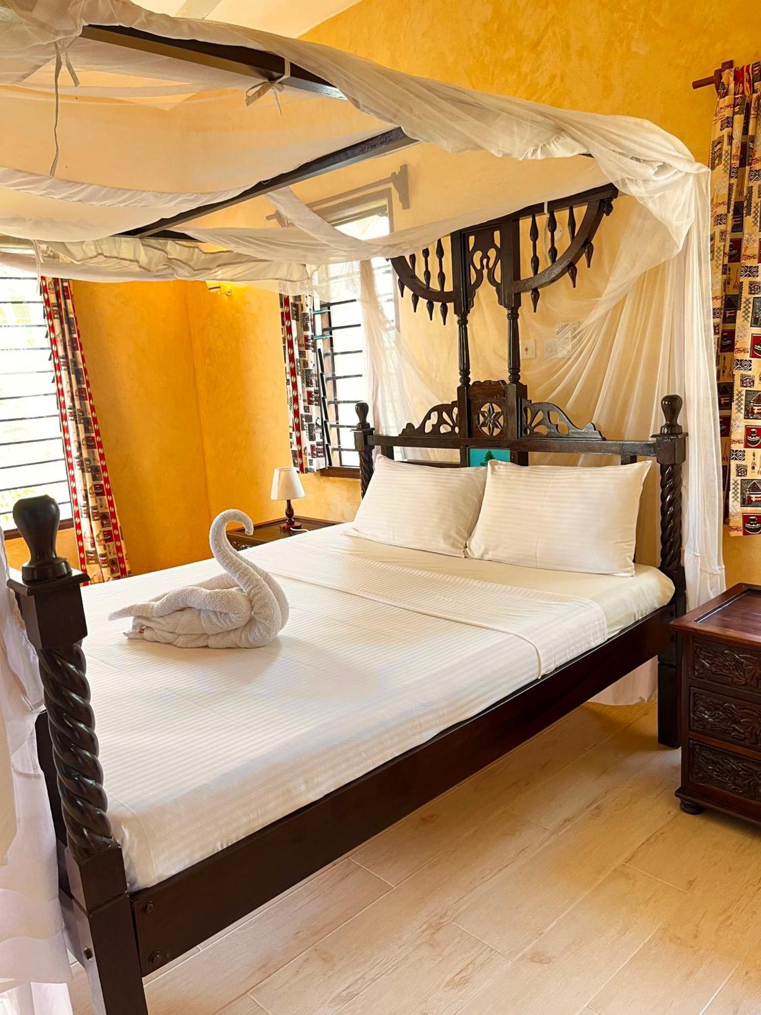 Flametree Beach Homes Praia de Diani Exterior foto