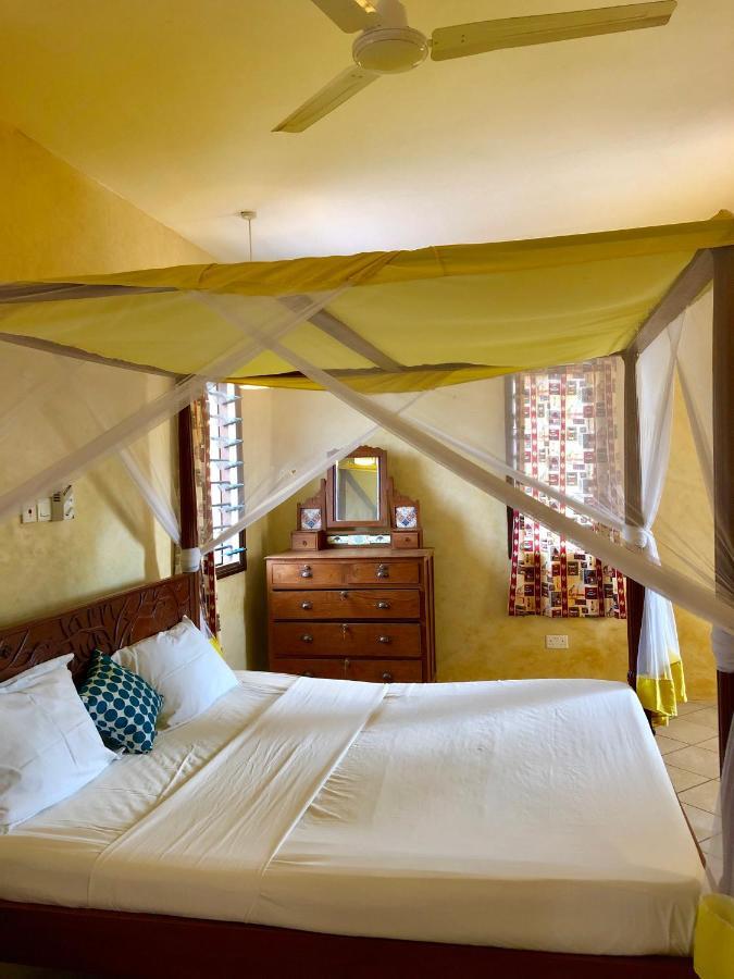 Flametree Beach Homes Praia de Diani Exterior foto